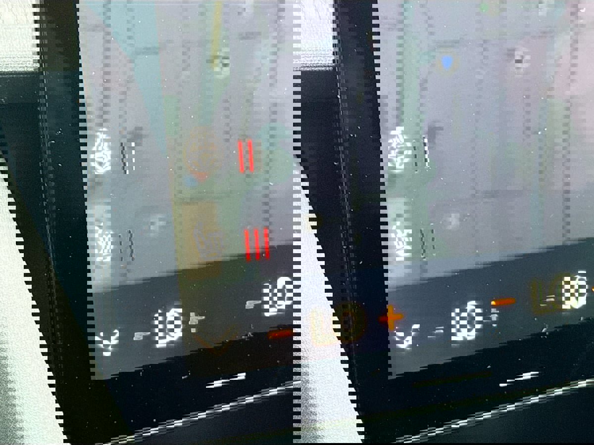 Used 2021 Polestar Polestar 2 w/ Performance Package image 21