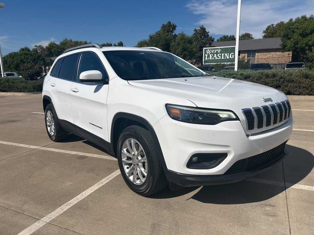 Used 2019 Jeep Cherokee Latitude w/ Cold Weather Group image 1