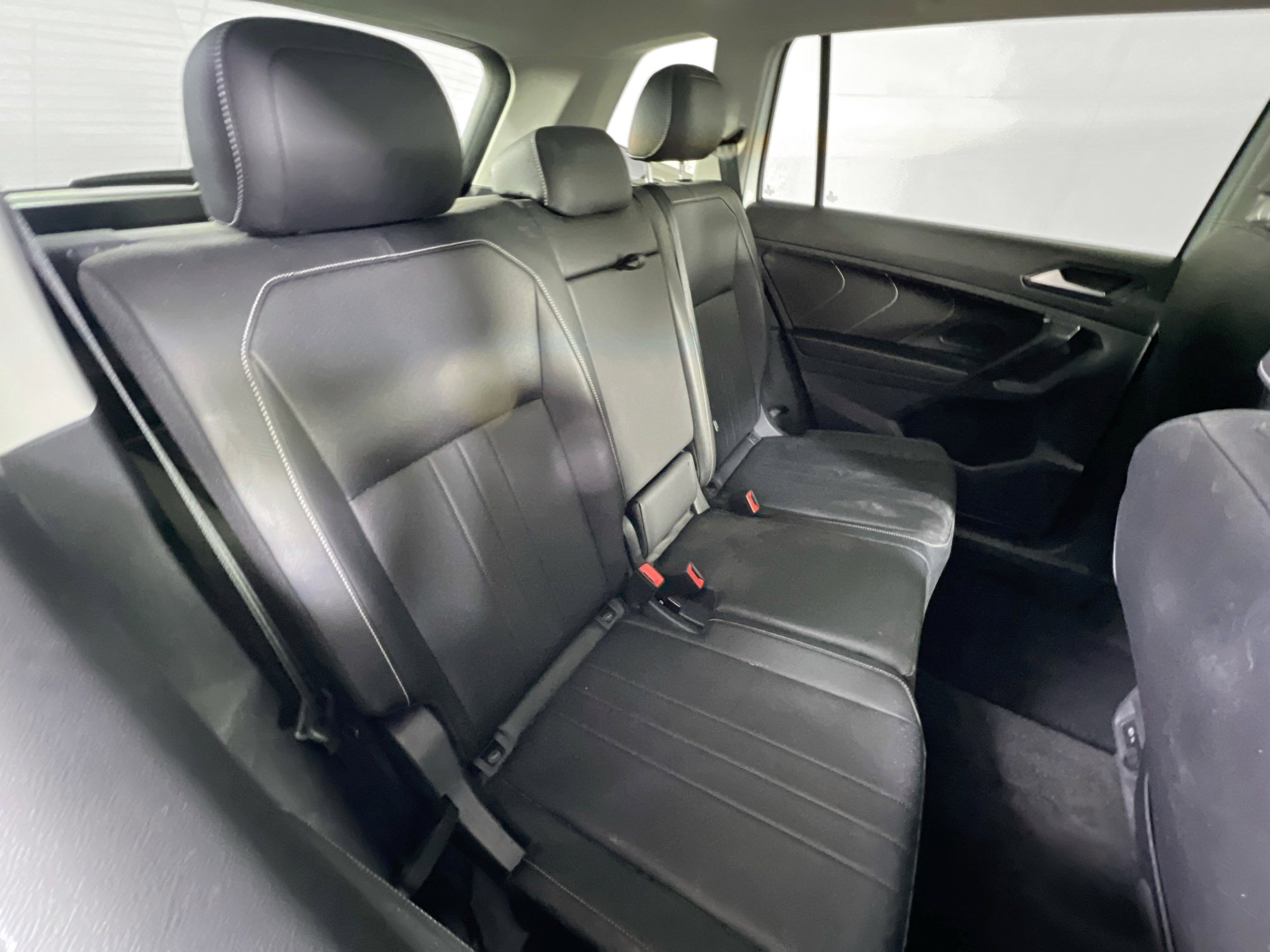 Used 2022 Volkswagen Tiguan SE AWD/4WD image 26