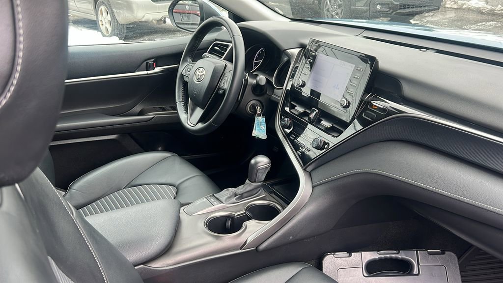 Used 2023 Toyota Camry SE image 11