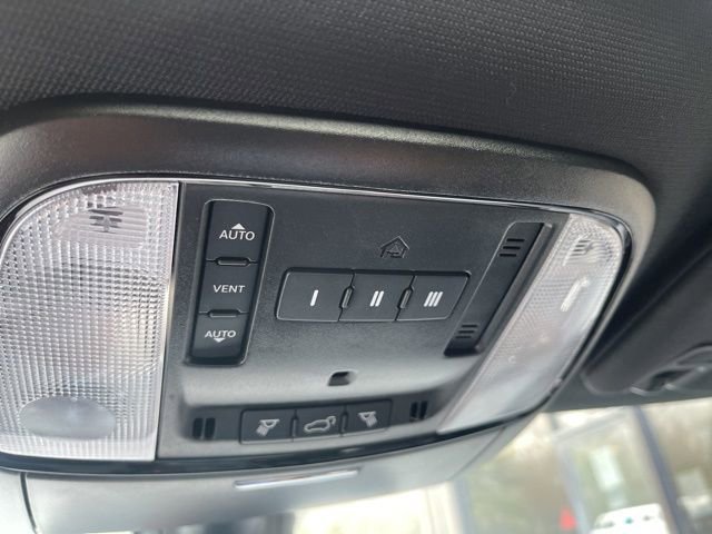 Used 2022 Dodge Durango R/T w/ Blacktop Package AWD/4WD image 34