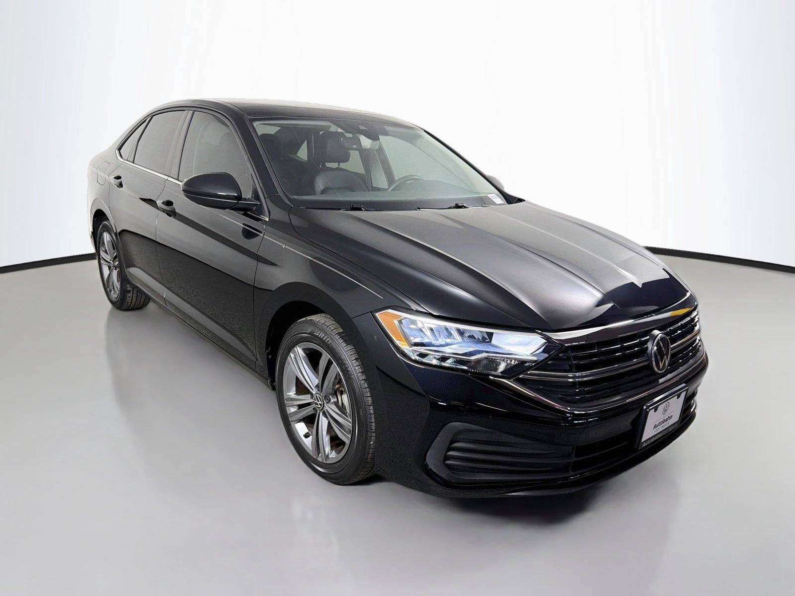 Used 2022 Volkswagen Jetta SE FWD image 3
