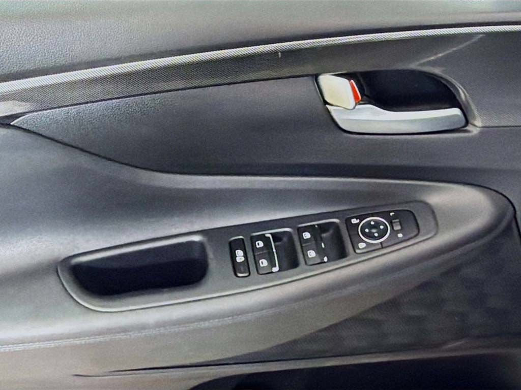 Used 2023 Hyundai Santa Fe SEL FWD image 30