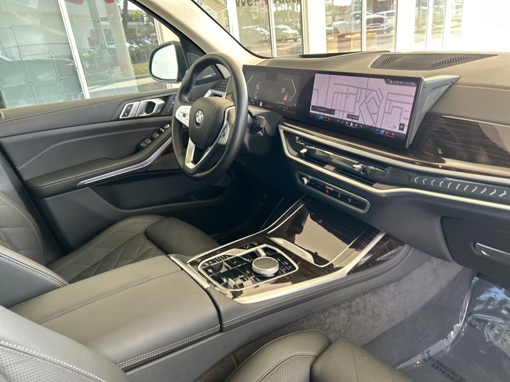 Used 2025 BMW X7 xDrive40i image 22
