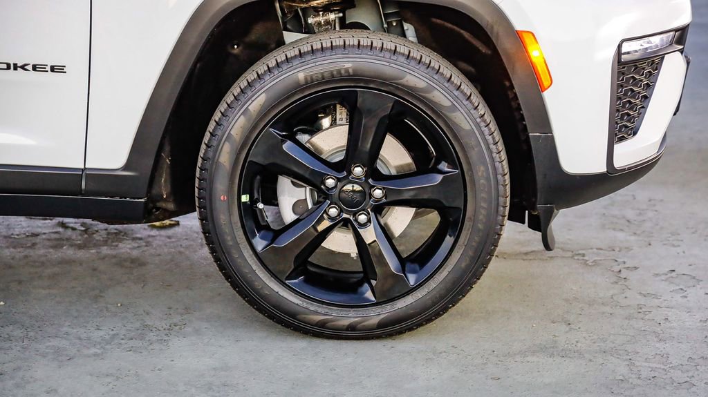 New 2026 Jeep Grand Cherokee Limited w/ Limited Altitude Package image 10