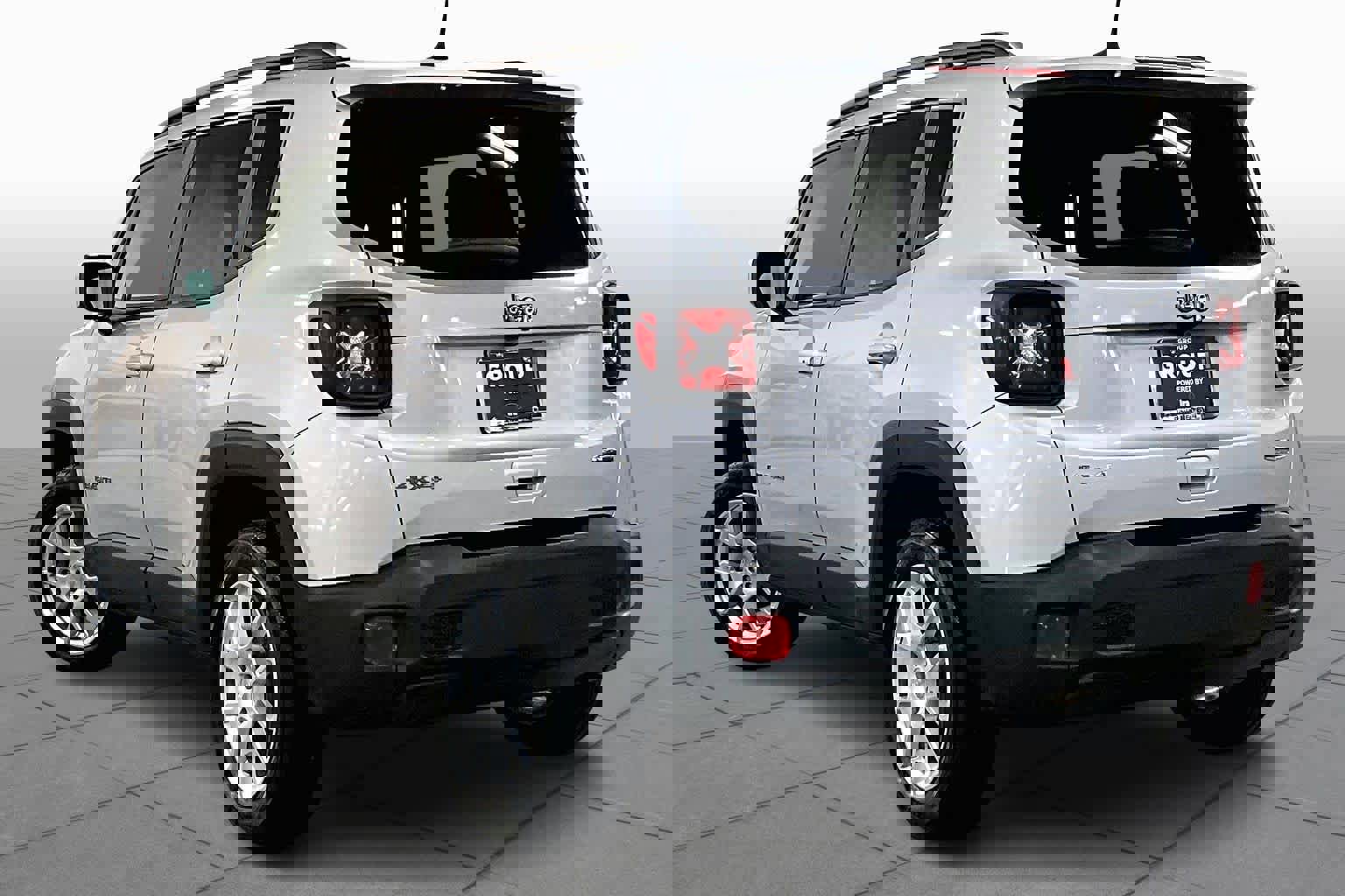 Used 2020 Jeep Renegade Latitude w/ Cold Weather Group image 12