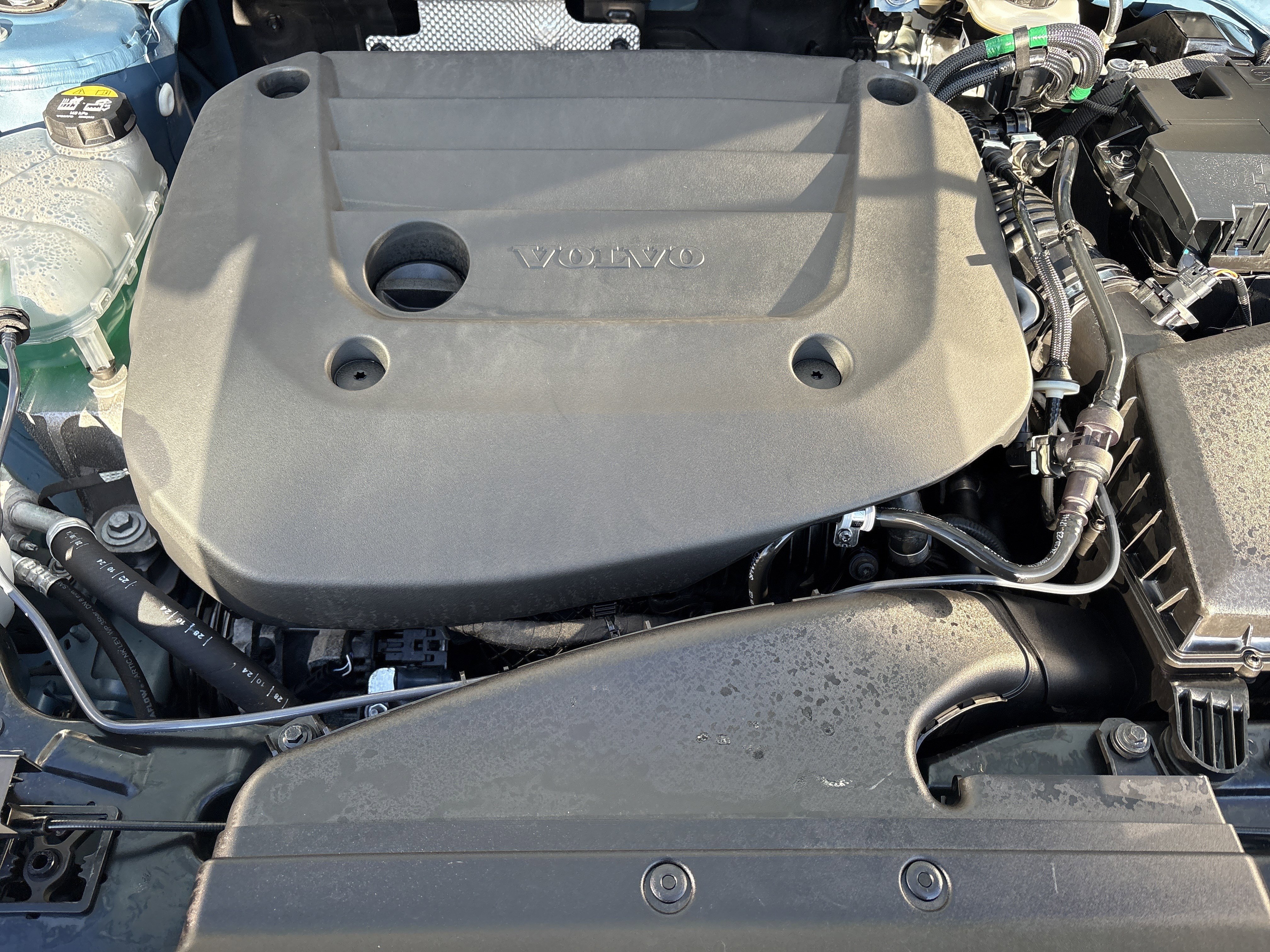 Used 2025 Volvo XC40 B5 Core image 34