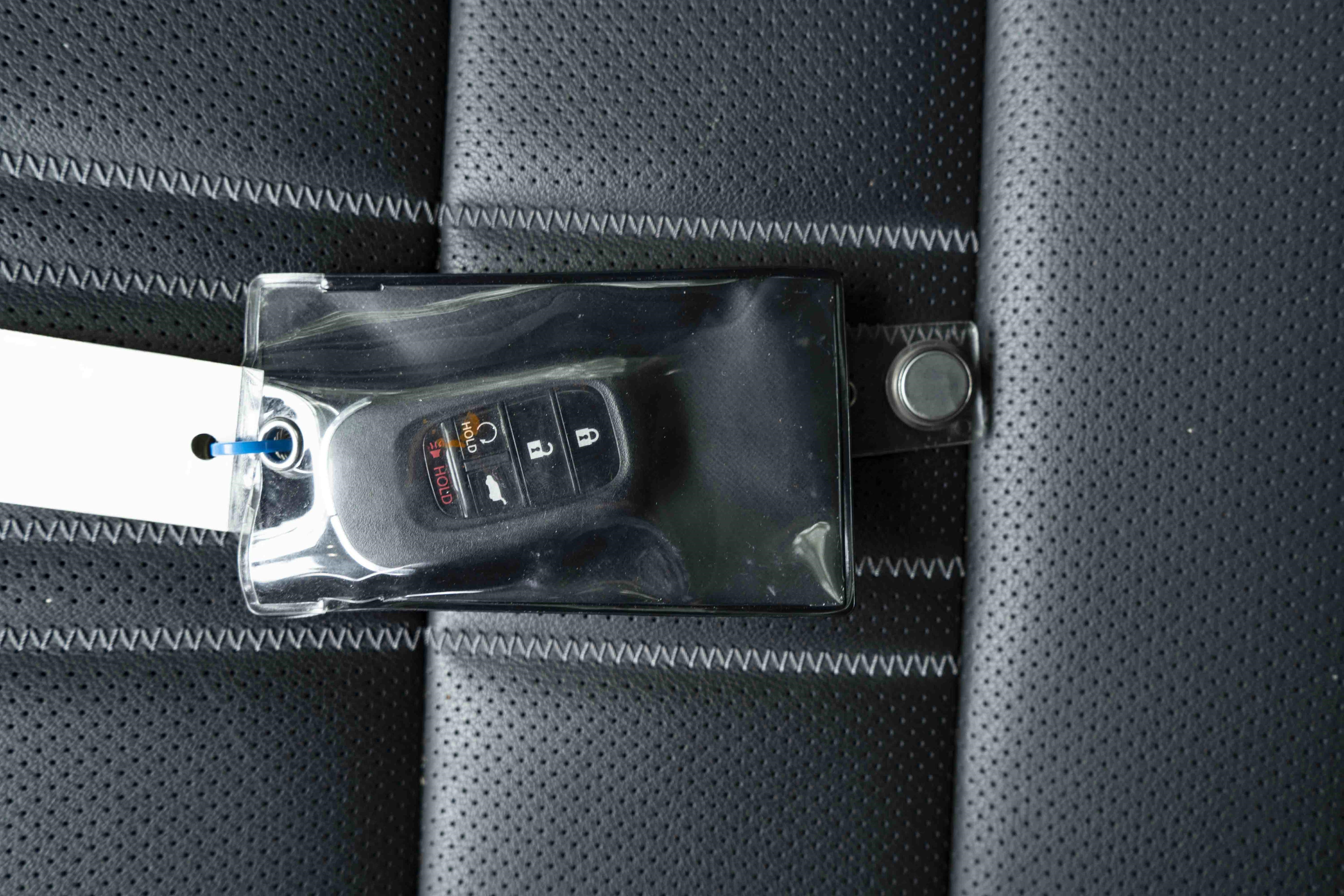 Used 2024 Honda HR-V EX-L image 45