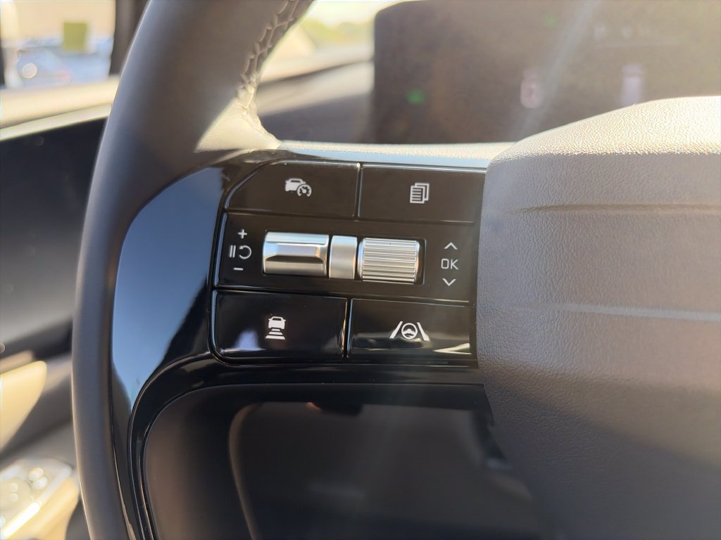 New 2027 Kia Carnival LXS FWD image 13