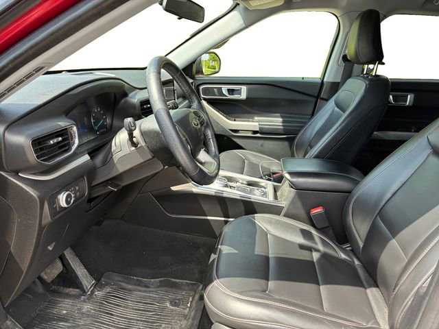 Used 2022 Ford Explorer XLT w/ Equipment Group 202A AWD/4WD image 11