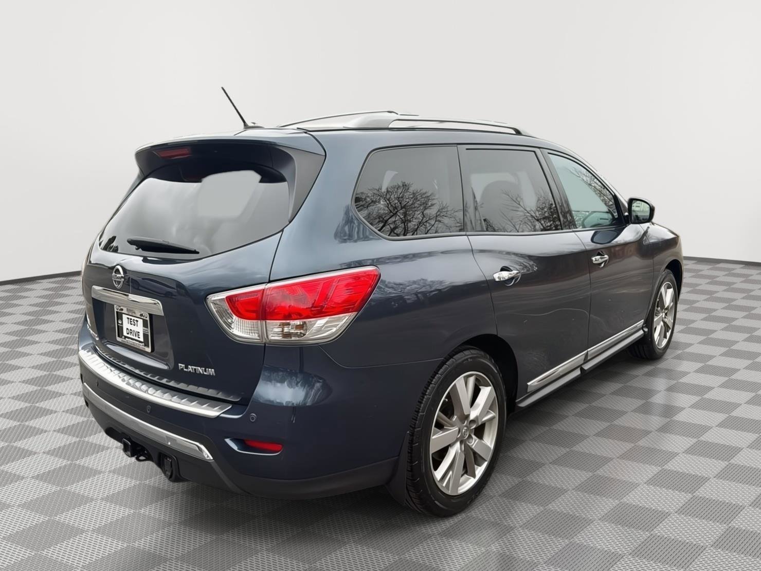 Used 2016 Nissan Pathfinder Platinum image 5