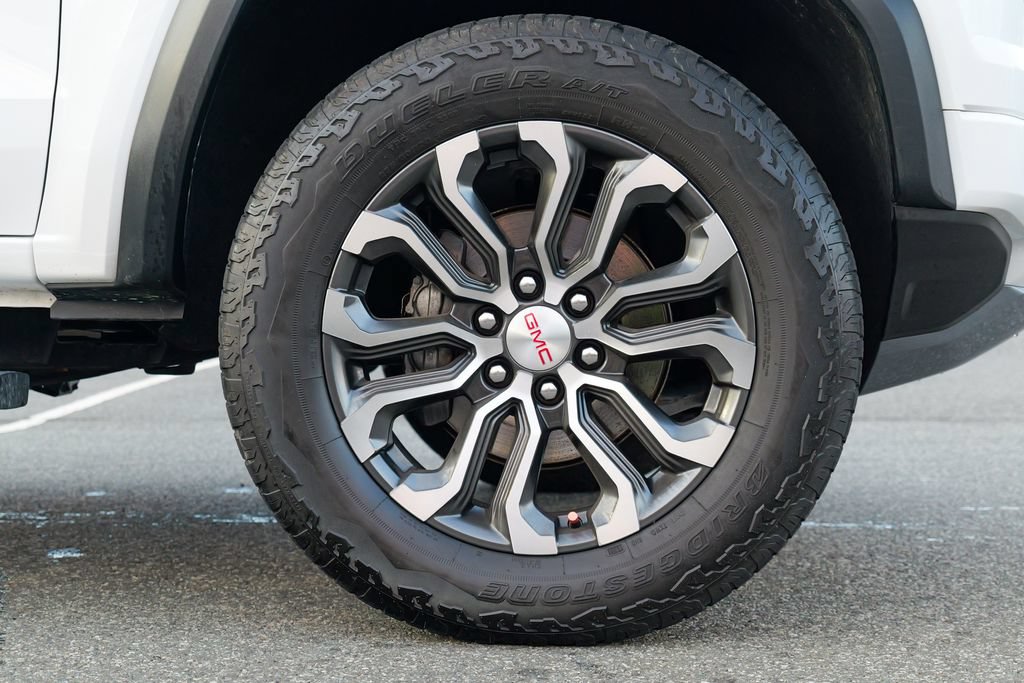 Used 2024 GMC Canyon Denali AWD/4WD image 13