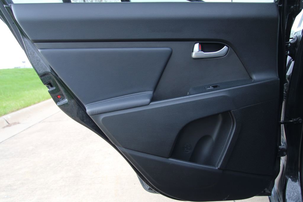 Used 2013 Kia Sportage LX image 29