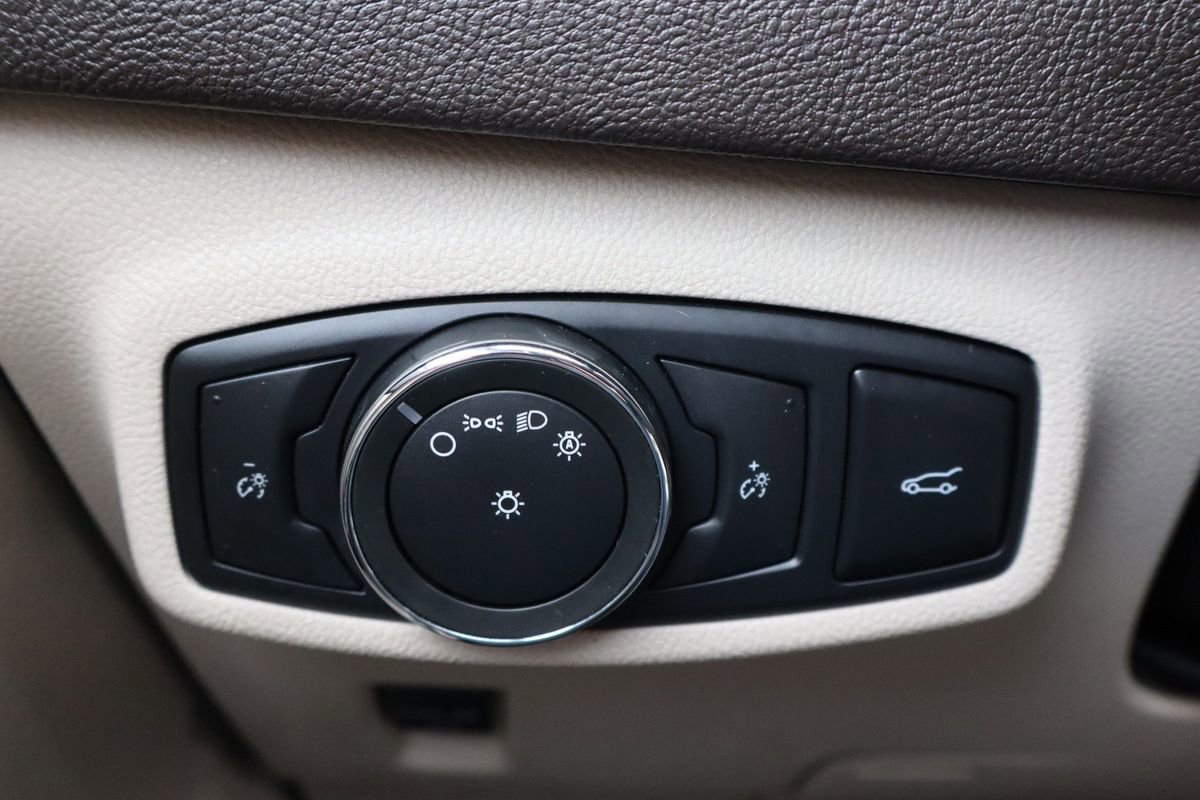 Used 2018 Lincoln MKC Reserve image 28