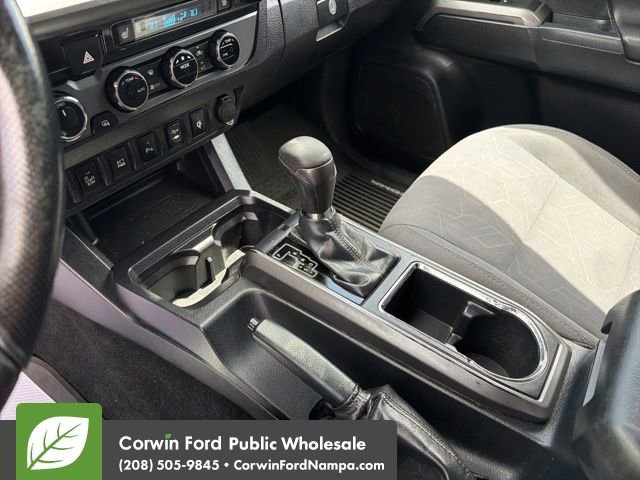 Used 2017 Toyota Tacoma TRD Off-Road w/ Premium & Technology Package AWD/4WD image 20