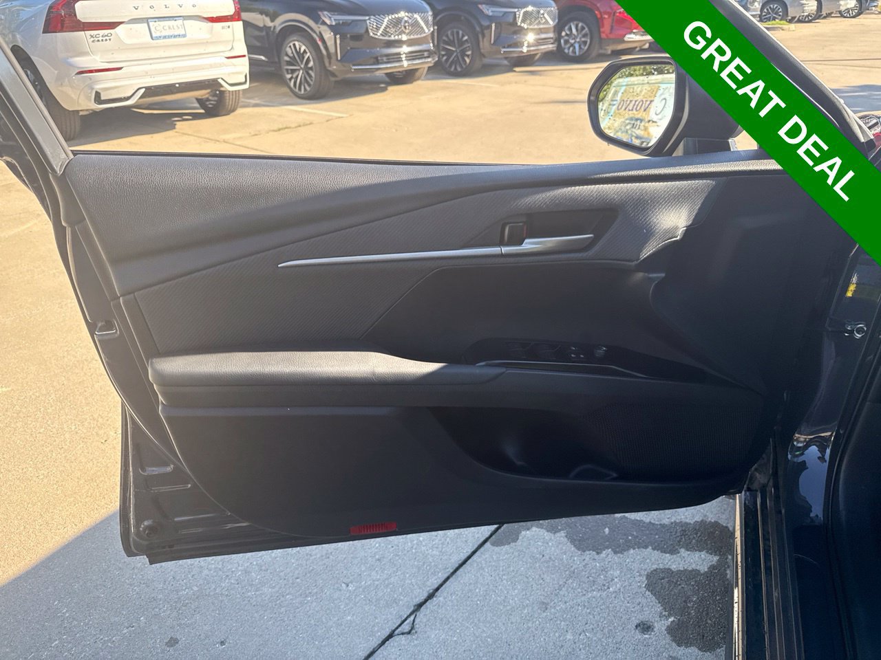 Used 2025 Toyota Camry SE w/ Multimedia Upgrade Package AWD/4WD image 23