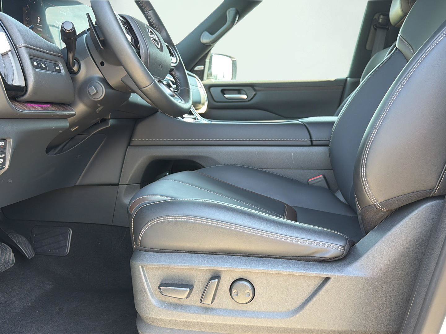 New 2026 Nissan Armada SL w/ Captain's Chari Seat Package AWD/4WD image 11