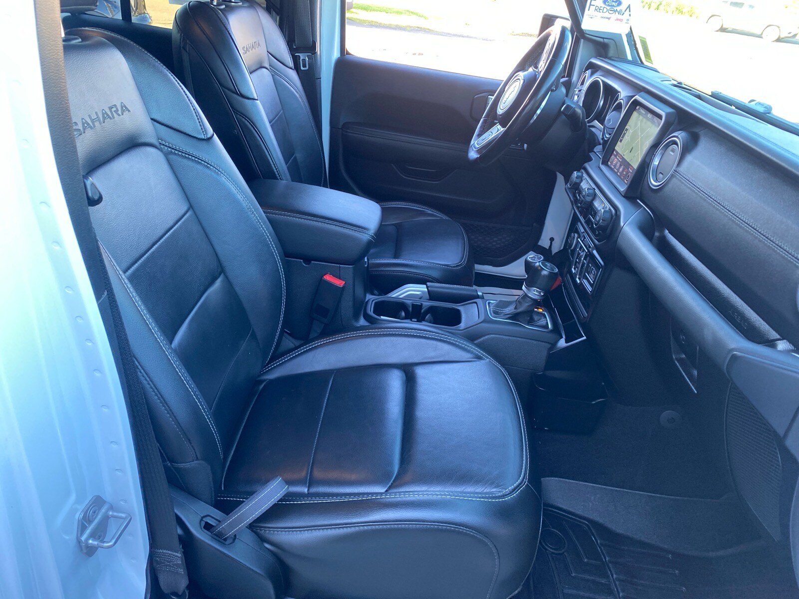 Used 2020 Jeep Wrangler Unlimited Sahara AWD/4WD image 27