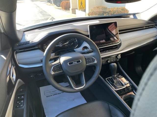 Used 2024 Jeep Compass Limited image 20