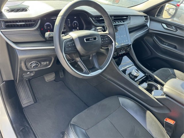 Used 2023 Jeep Grand Cherokee Altitude image 10