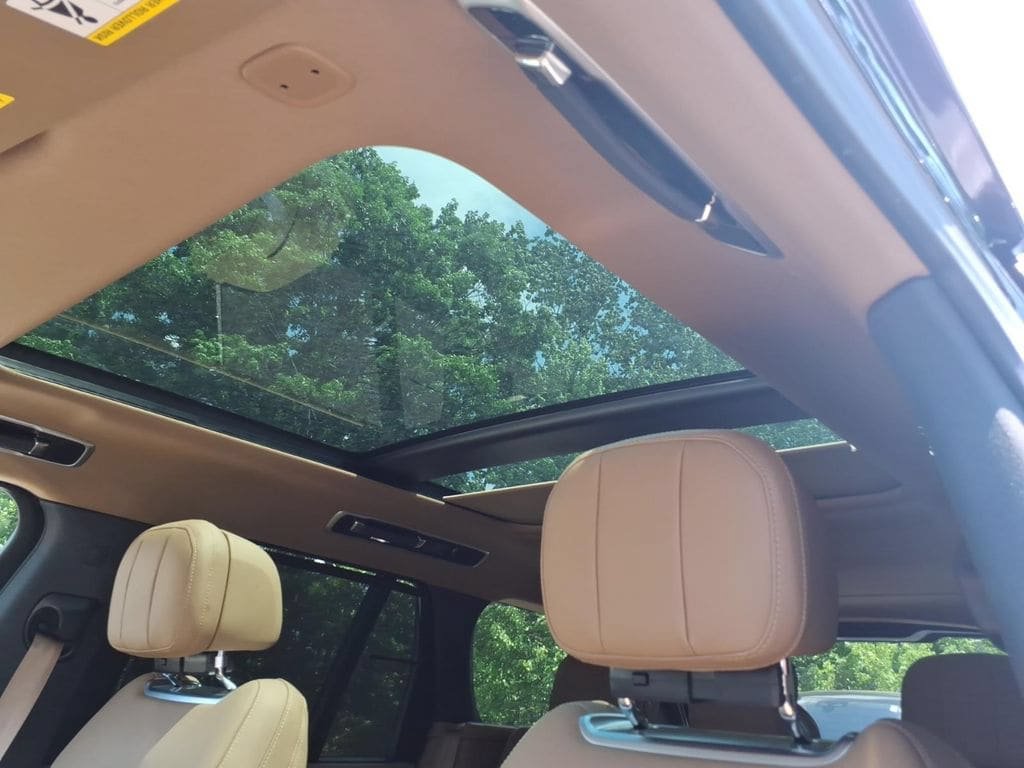 New 2026 Land Rover Range Rover SE AWD/4WD image 13