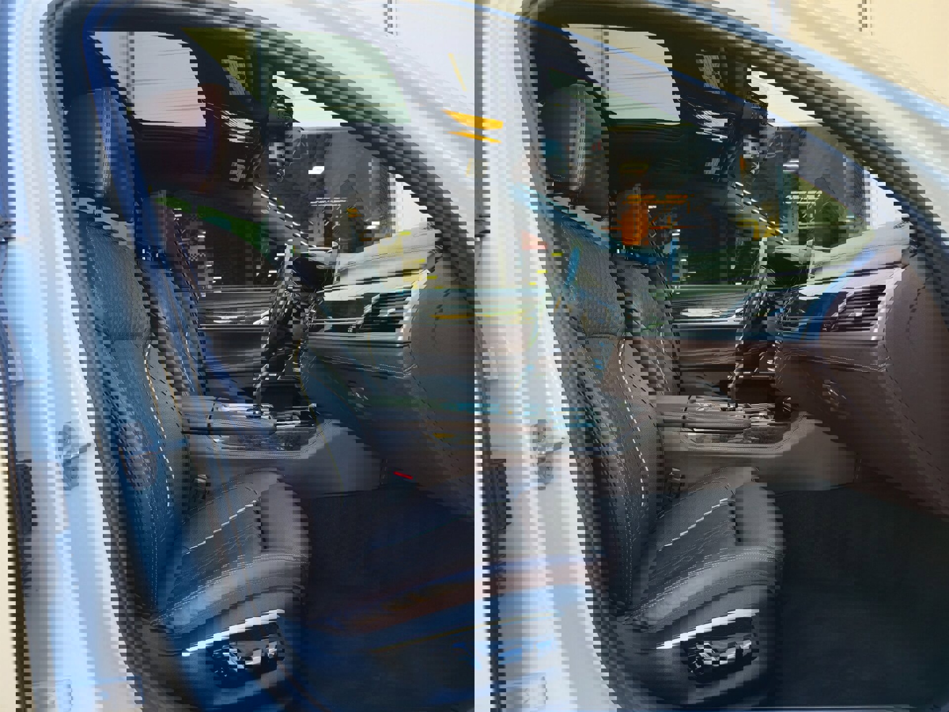 Used 2016 BMW 740i image 27