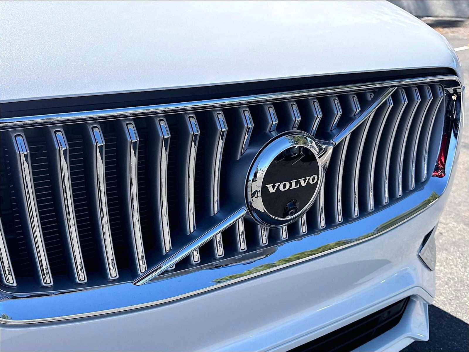 Used 2024 Volvo XC90 T8 Plus w/ Protection Package Premier AWD/4WD image 32