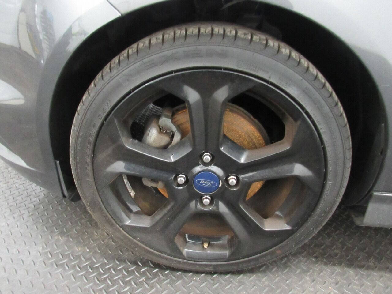 Used 2017 Ford Fiesta ST FWD image 22