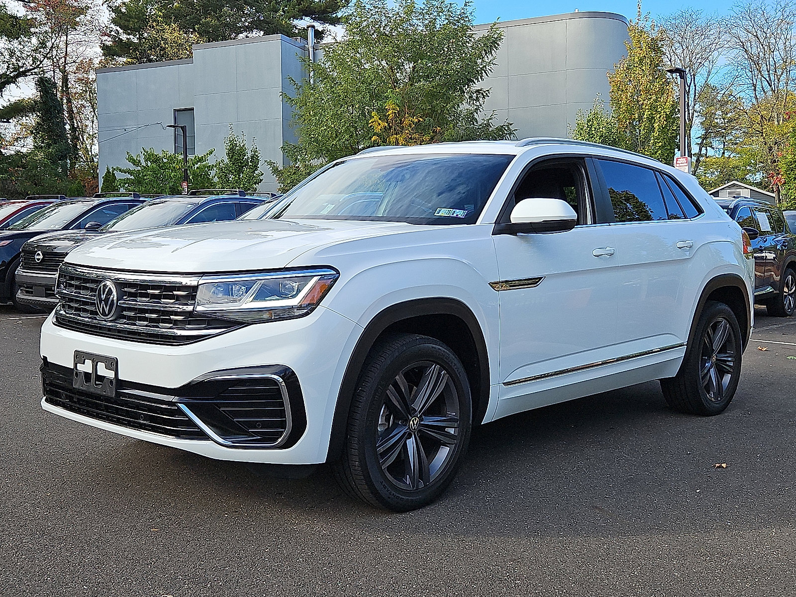 Used 2021 Volkswagen Atlas Cross Sport SE image 3