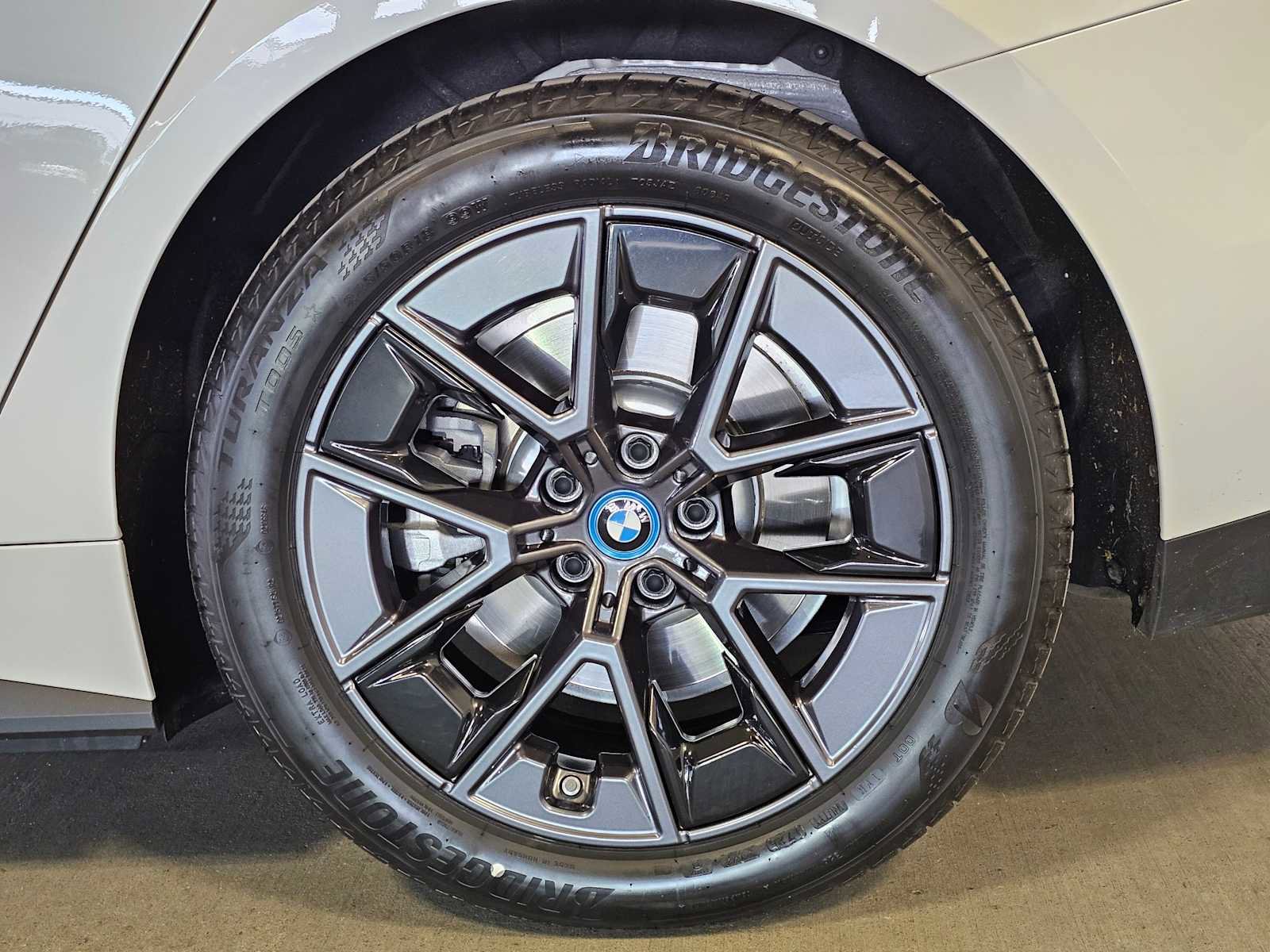 Used 2023 BMW i4 eDrive35 image 8