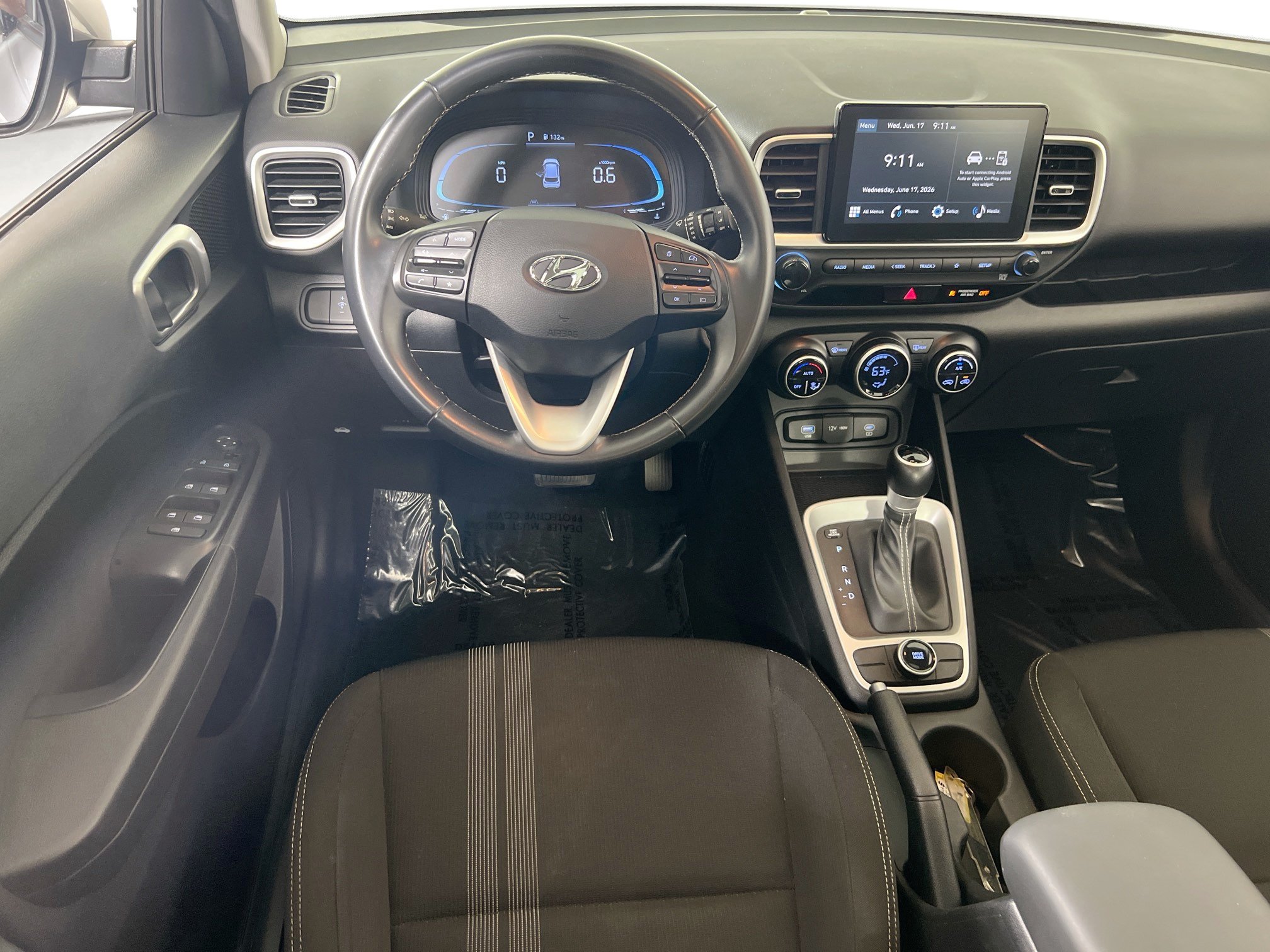 Used 2024 Hyundai Venue SEL FWD image 21