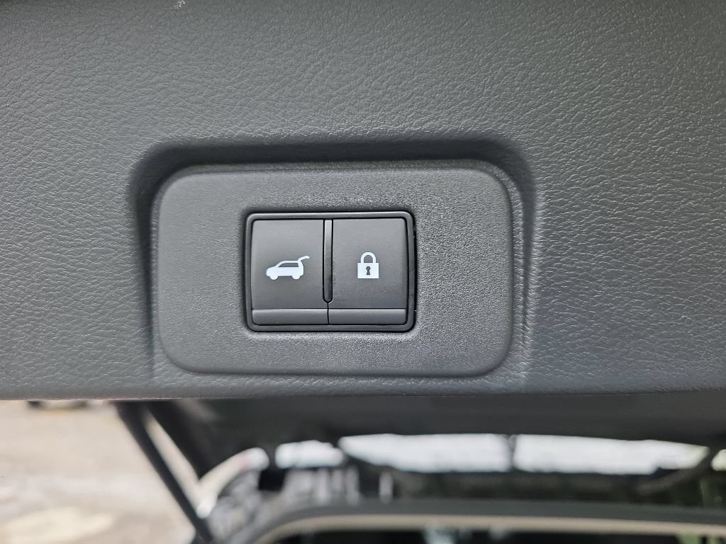 Used 2024 Nissan Rogue SV AWD/4WD image 20