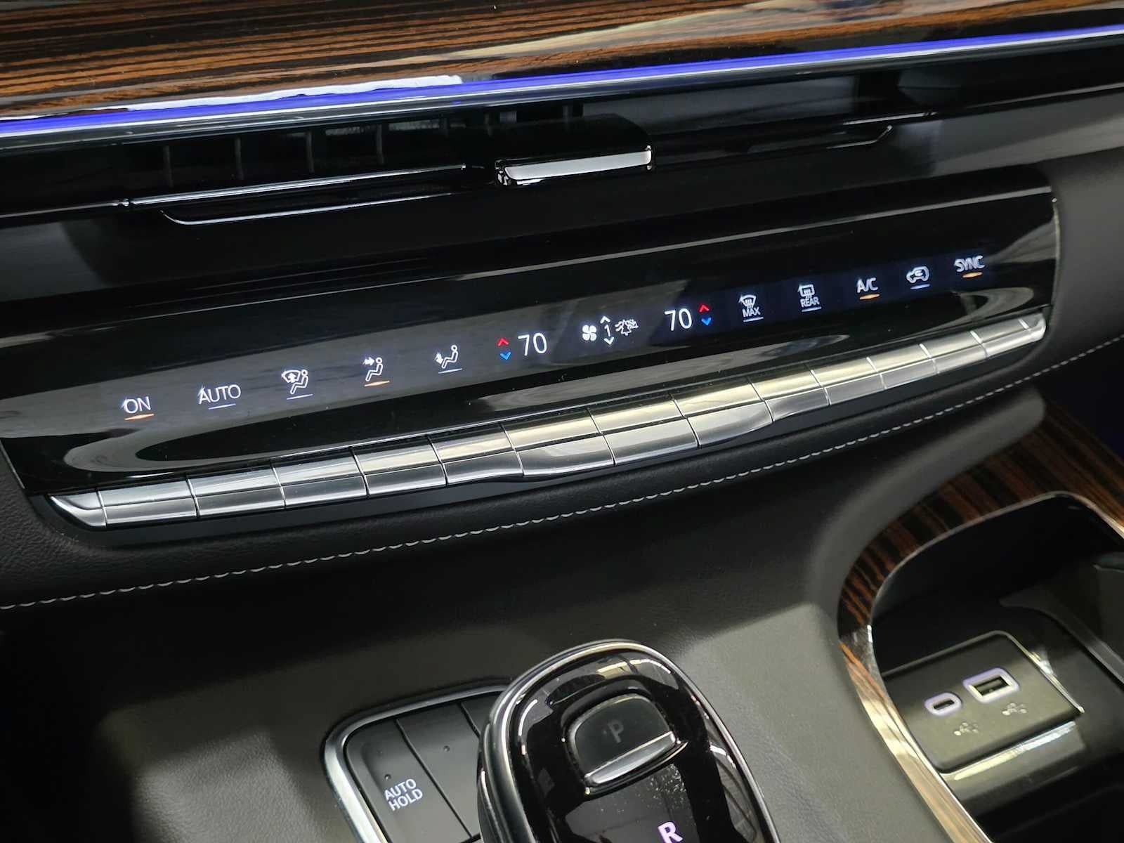 Certified 2021 Cadillac Escalade Premium Luxury w/ LPO, Illumination Package AWD/4WD image 29
