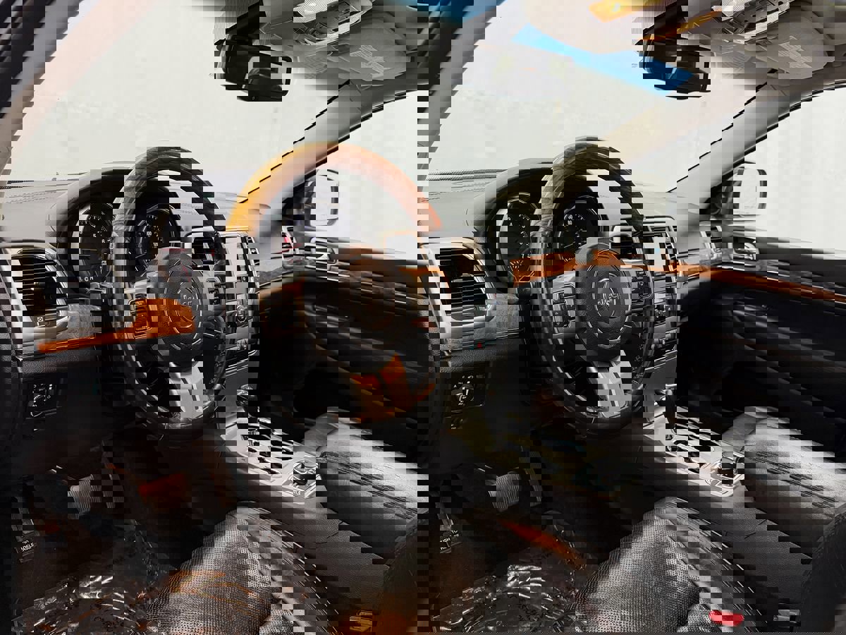 Used 2013 Jeep Grand Cherokee Overland w/ Advance Technology Group image 8