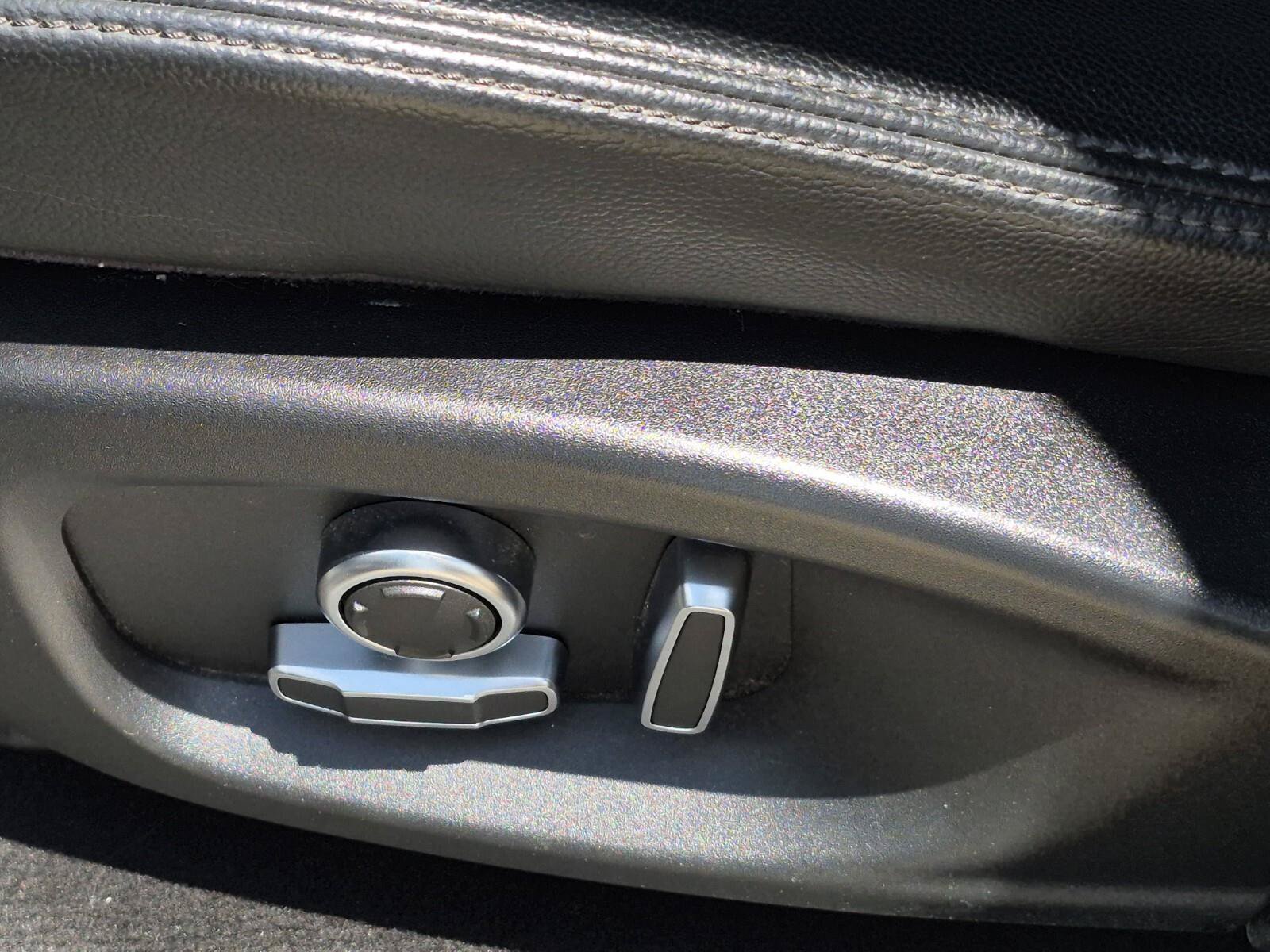 Used 2020 Jaguar F-PACE Premium AWD/4WD image 16