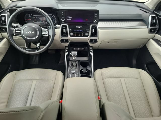 Used 2022 Kia Sorento S w/ Panoramic Sunroof Package FWD image 12