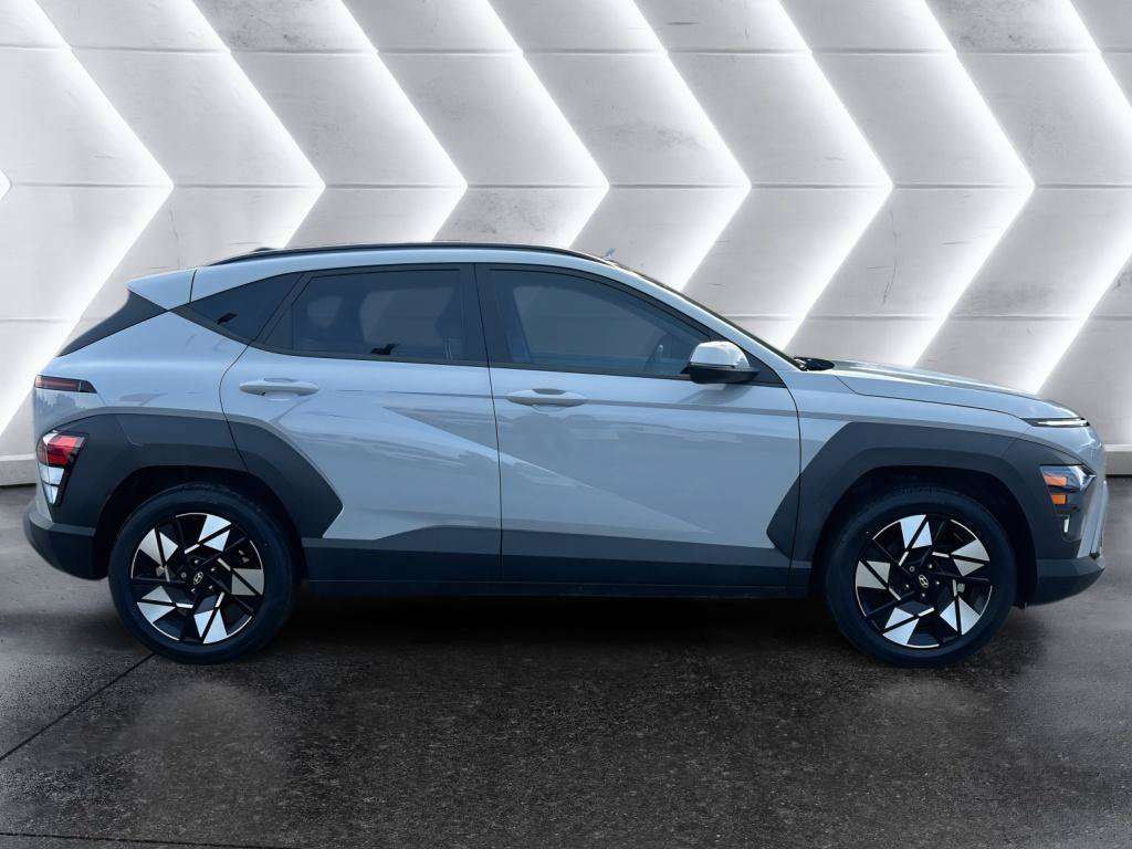 Used 2024 Hyundai Kona SEL w/ Convenience Package FWD image 8