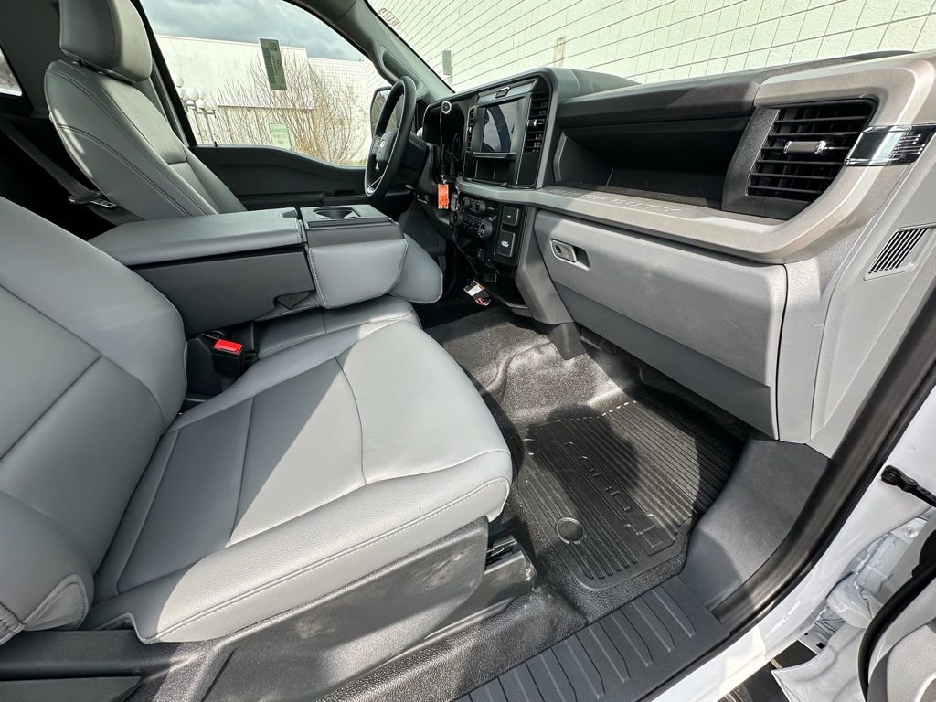 New 2025 Ford F600 4x4 Regular Cab Super Duty w/ XL Chrome Package image 18