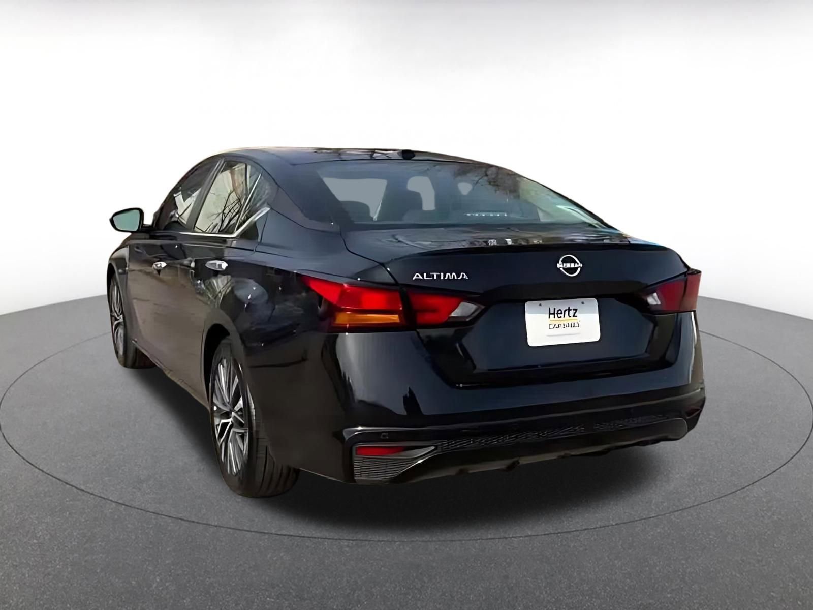 Used 2025 Nissan Altima 2.5 SV image 11