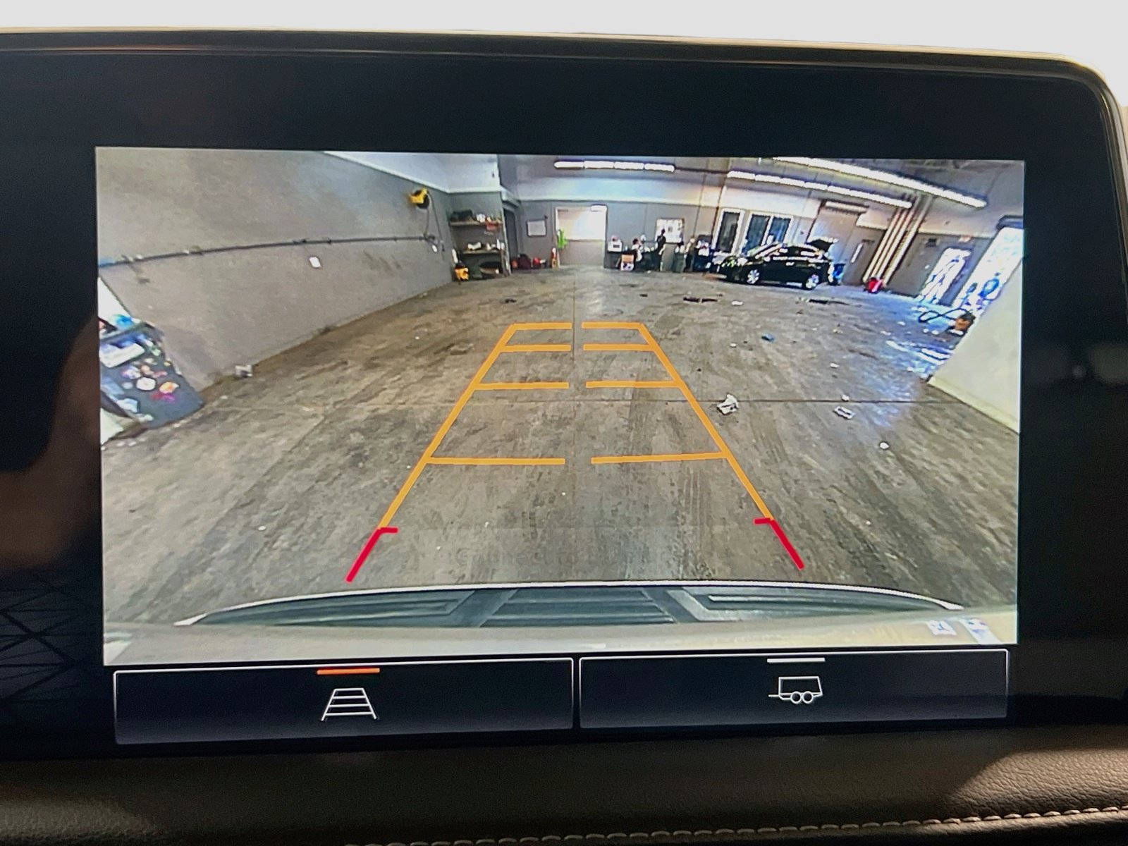 Used 2023 GMC Yukon SLT RWD image 10
