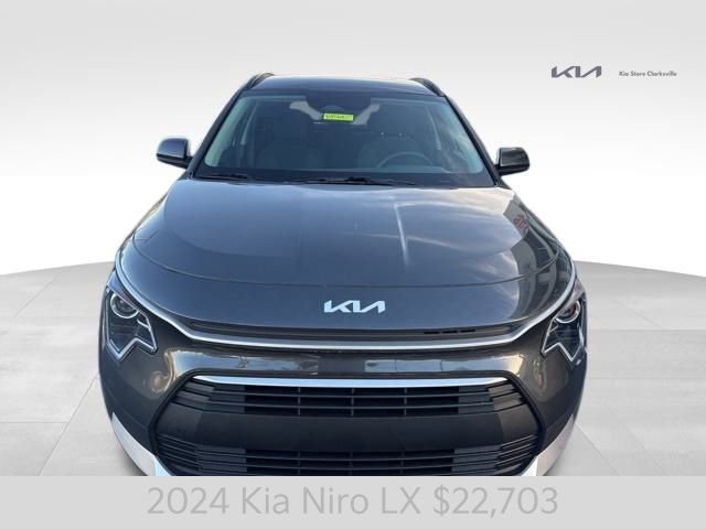 Certified 2024 Kia Niro LX image 3