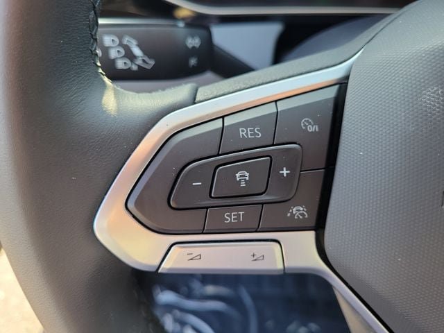 Used 2026 Volkswagen Jetta SE FWD image 19
