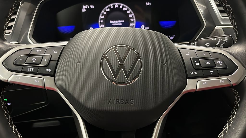Used 2024 Volkswagen Tiguan SE AWD/4WD image 15