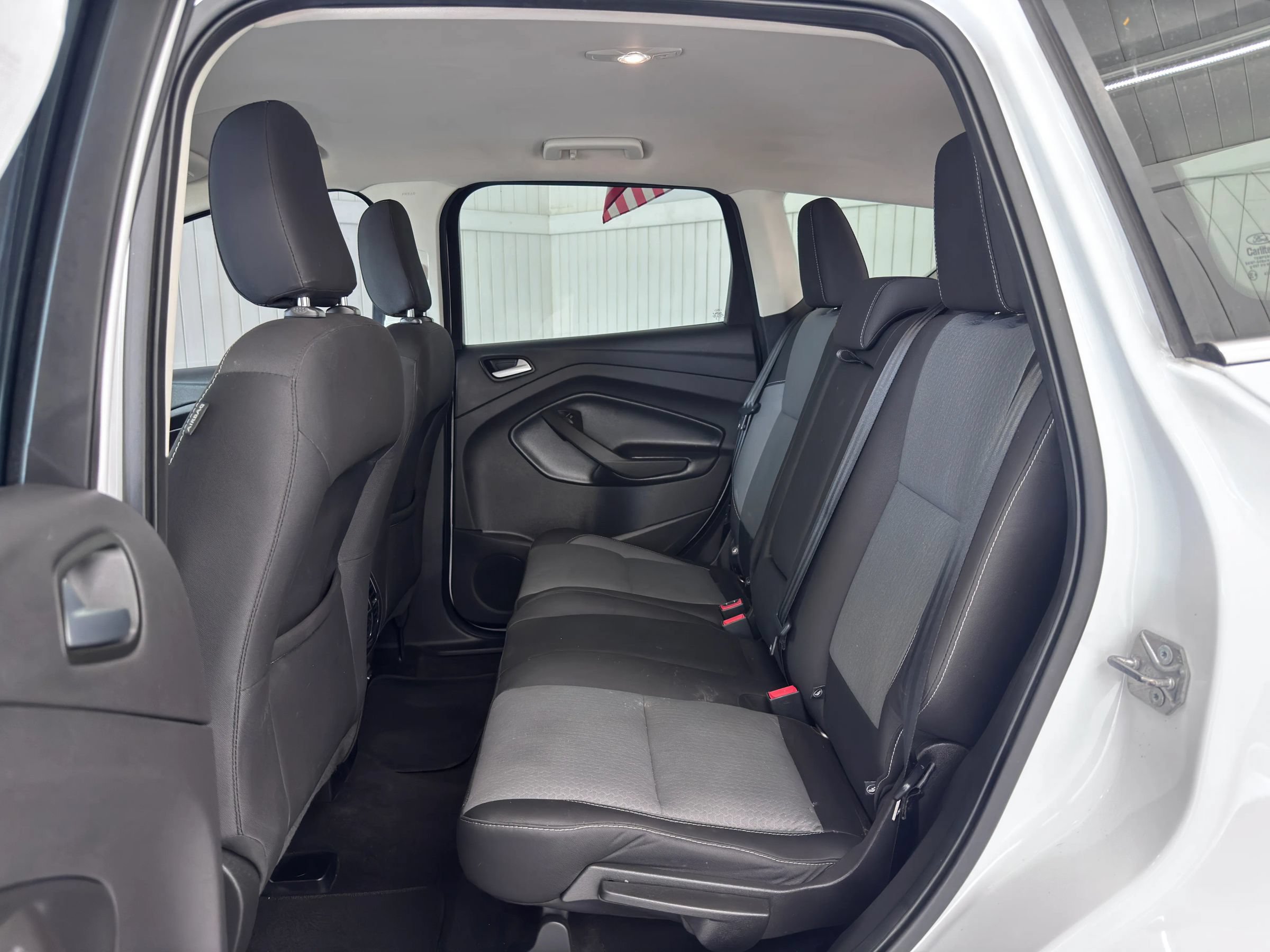 Used 2019 Ford Escape SE FWD image 12