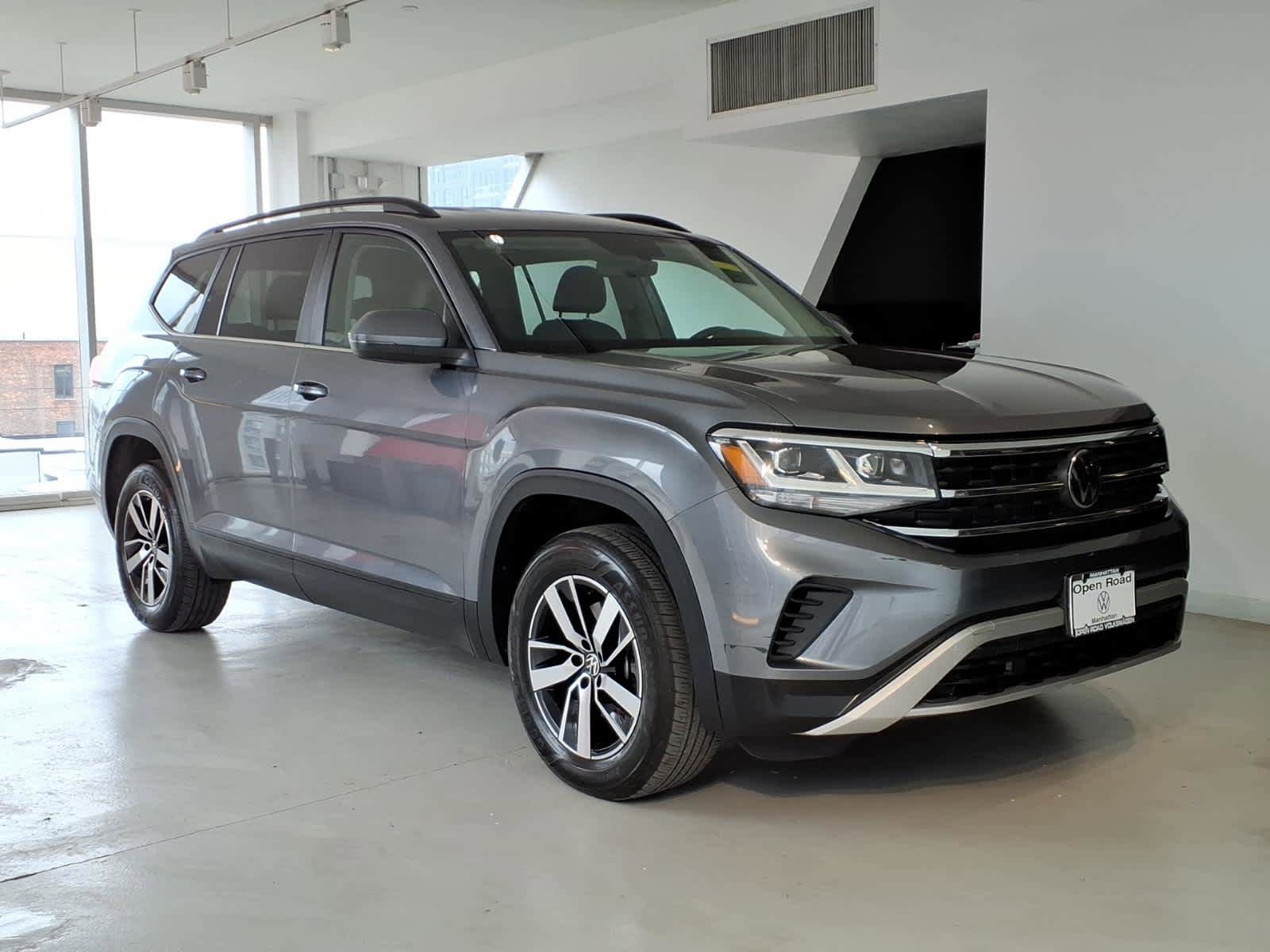 Used 2023 Volkswagen Atlas SE AWD/4WD image 3