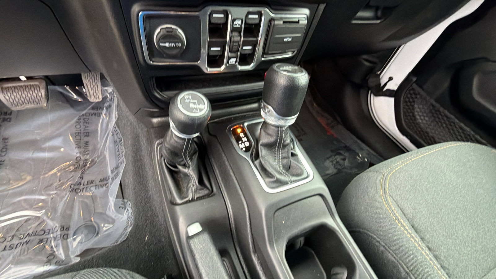 Used 2024 Jeep Gladiator Sport image 30