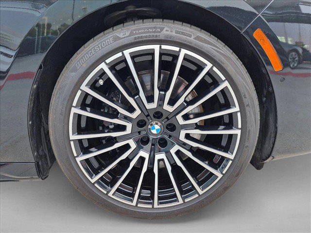 Certified 2025 BMW 760i xDrive w/ Executive Package AWD/4WD image 24
