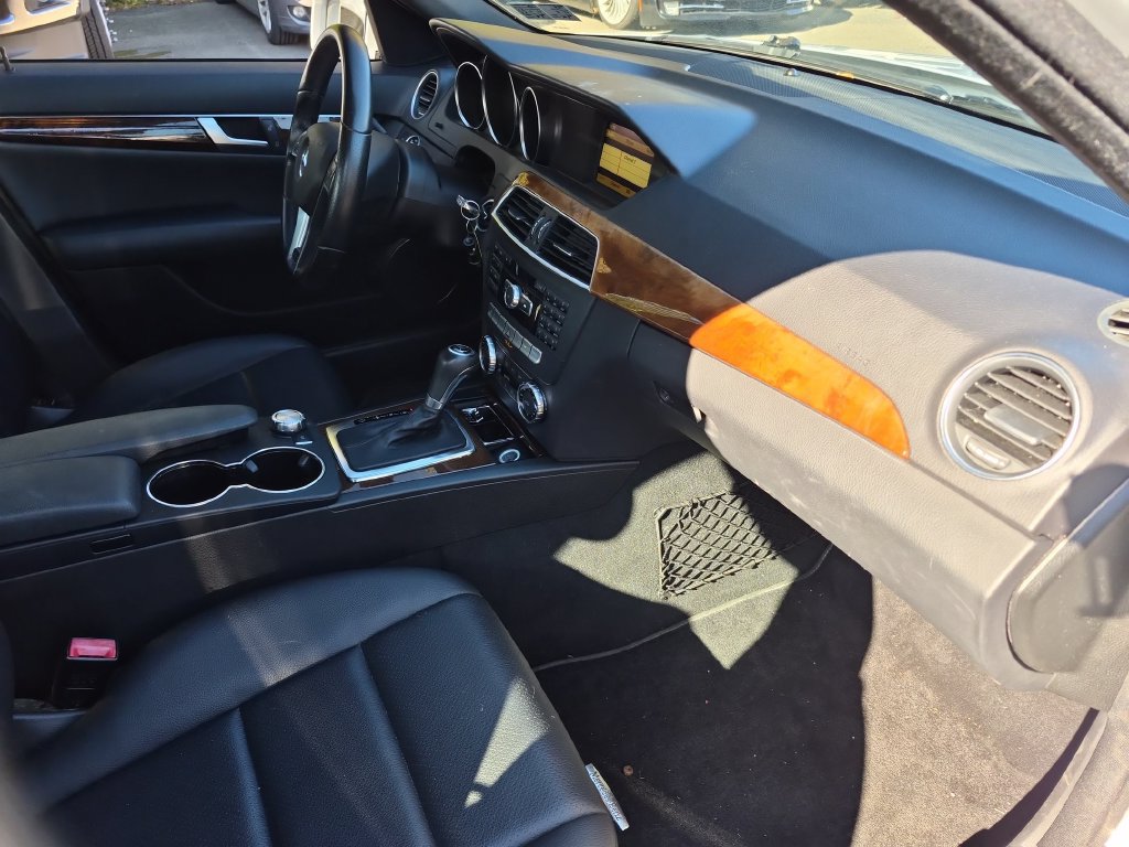 Used 2012 Mercedes-Benz C 300 4MATIC Sedan image 37
