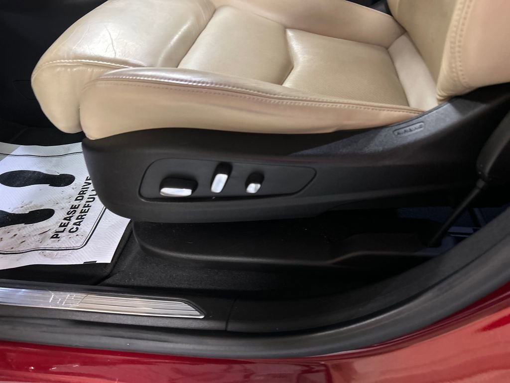 Used 2017 Cadillac XT5 Luxury w/ Driver Awareness Package image 11