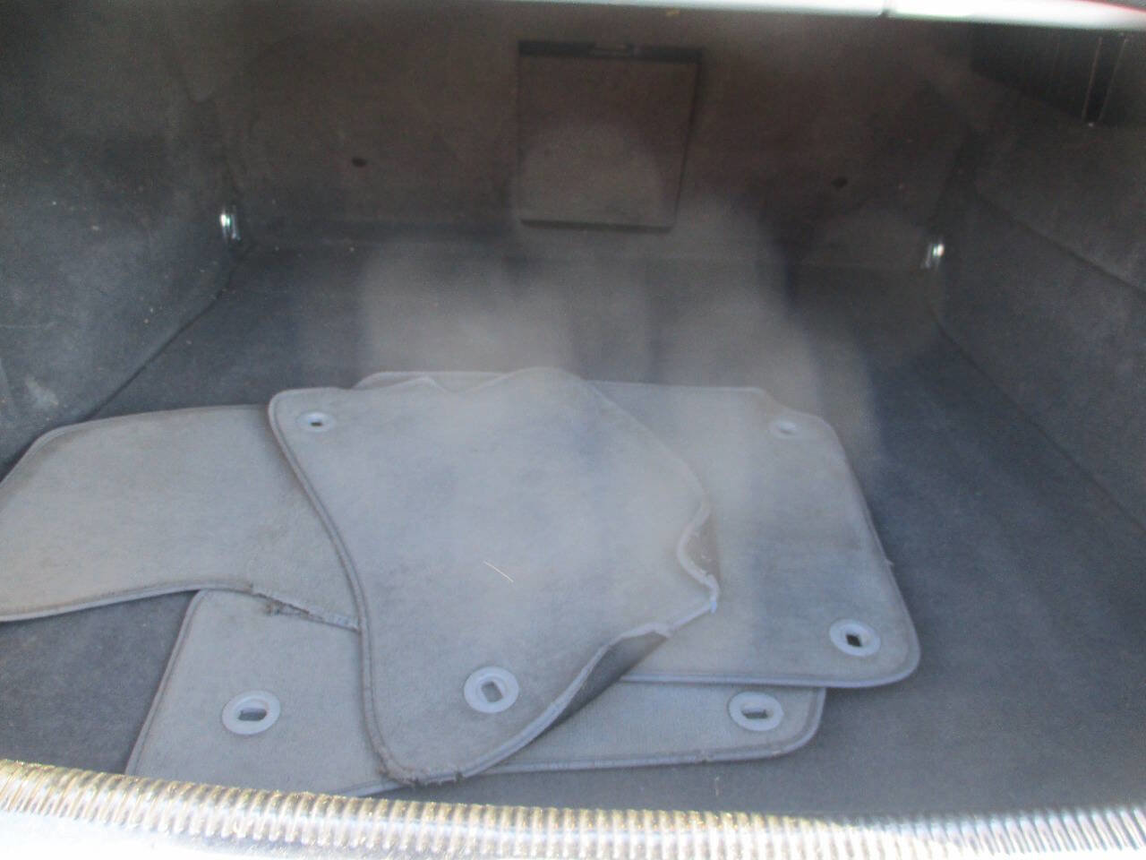 Used 2004 Volkswagen Passat GLX image 12